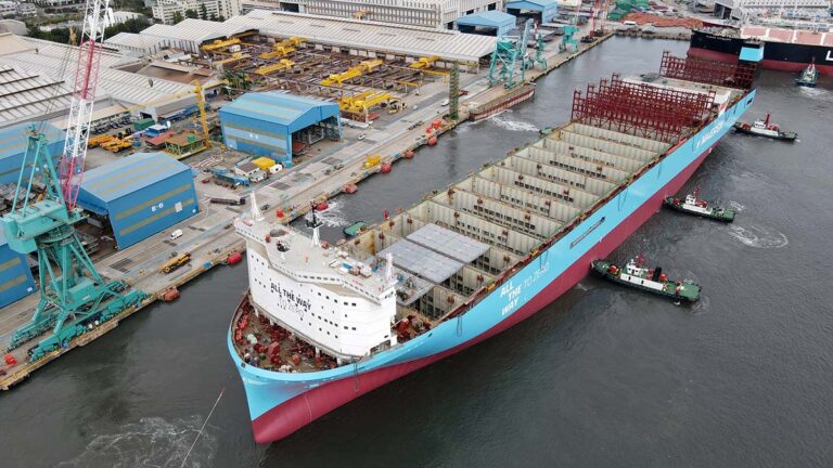 El Ane Maersk, primero de los portacontenedores de gran porte encargado por Maersk y propulsado por metanol ha sido bautizado en los astilleros de Hyundai Heavy Industries en Ulsan (Corea del Sur).