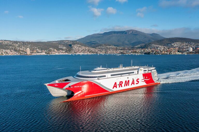 Armas Trasmediterránea incorpora el Volcán de Taidía a la línea Las ...