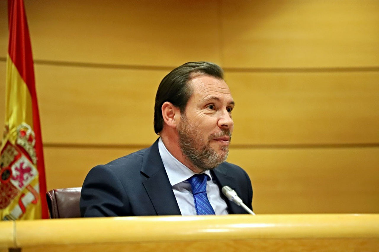 senado-oscar-puente El ministro de Transporte, Óscar Puente, durante su intervención en la Comisión de Transportes del Senado.