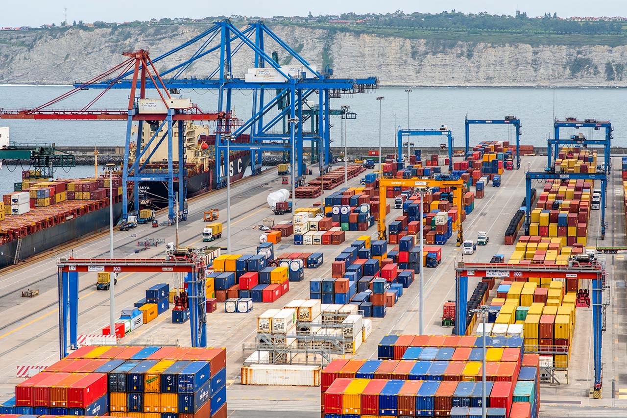 Graneles sólidos a la baja y carga convencional al alza en los puertos ...