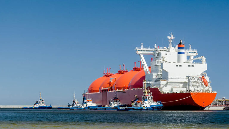 Los metaneros más antiguos propulsados por turbinas de vapor acabarán destinados a reciclaje.