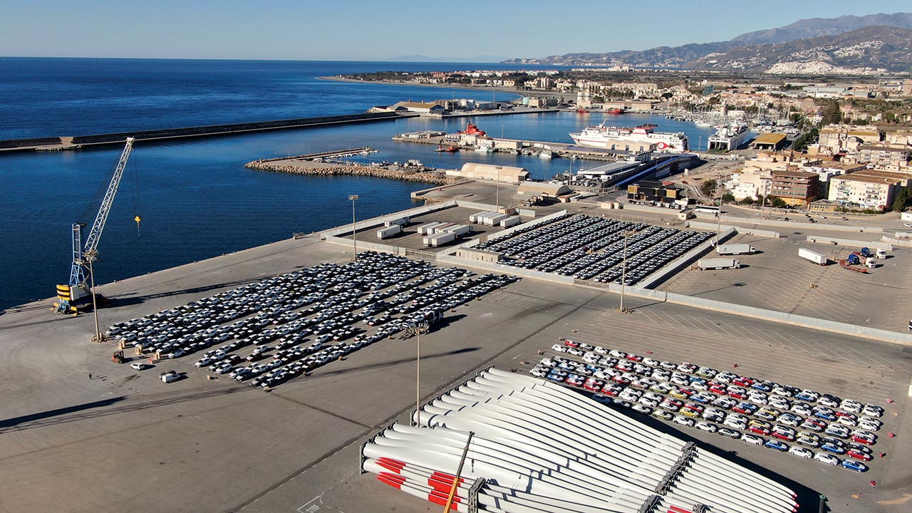 puerto de Motril Imagen aérea de puerto granadino de Motril.