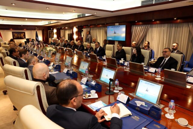 Reunion en la sede de la SCA en Ismailia (Egipto).