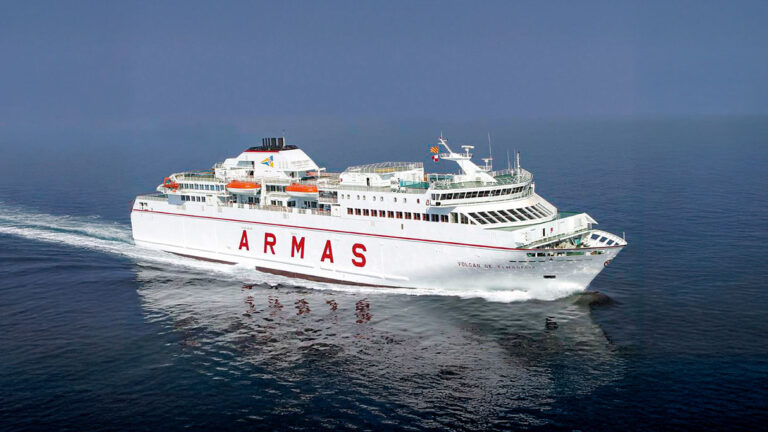 El ferry de Armas Trasmediterránea, Volcán de Timanfaya.