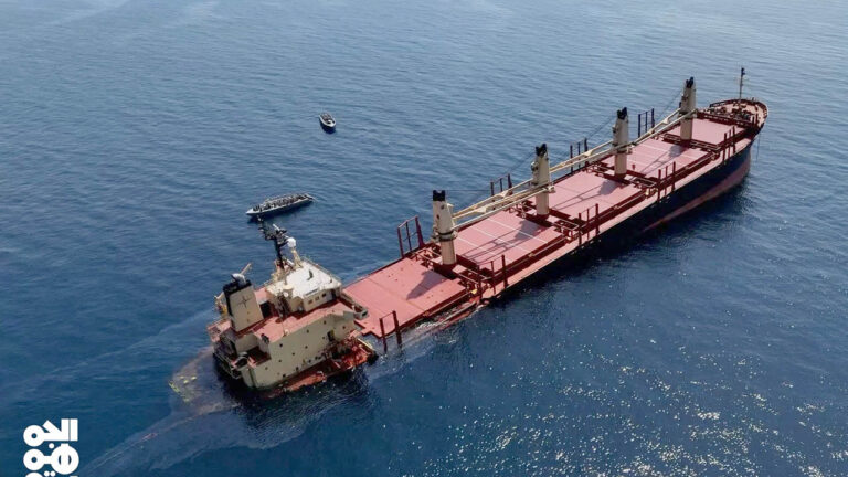 El buque de carga general Rubymar hundido tras el ataque de los hutíes en el mar Rojo / Al-Joumhouriya TV.