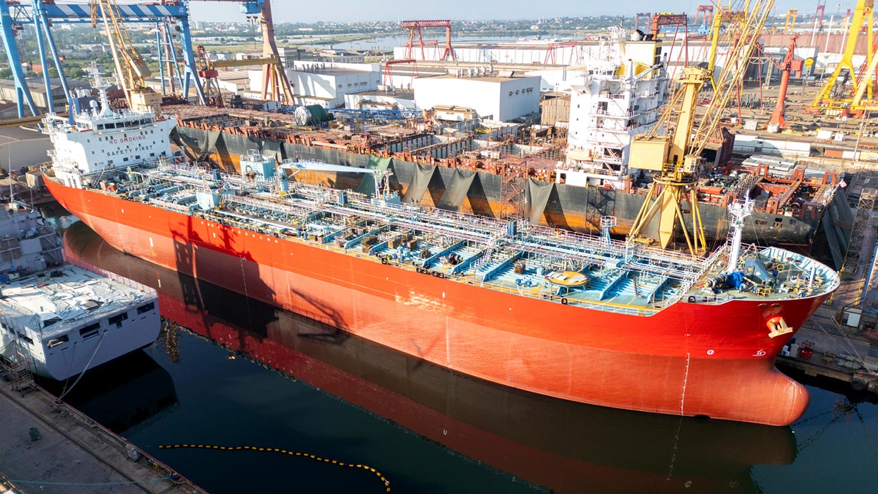 bimco-construccion-petrolero-productos Construcción de un petrolero de productos en un astillero.