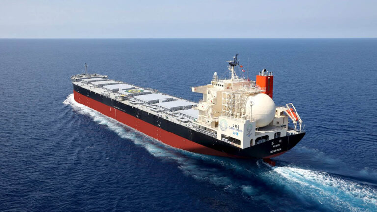 Las pruebas de reducción de fugas de metano se han llevado a cabo en el granelero Reimei.