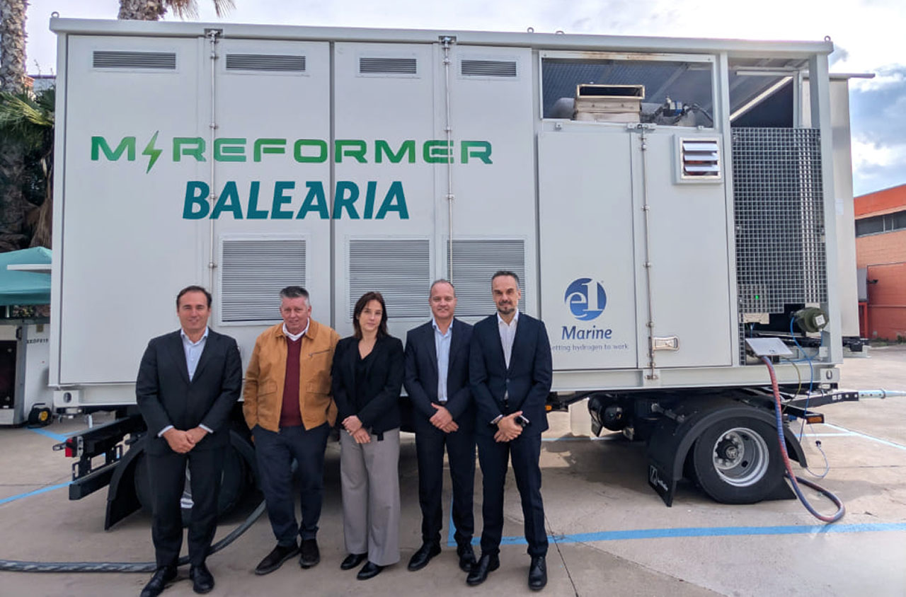 De izquierda a derecha: Jordi Priu, CEO de Methanol Reformer; José Poblet, director de Cotenaval; Elena Rivera, responsable de Proyectos Europeos de Baleària; Javier Cervera, director corporativo de Relaciones Institucionales y Transición Energética de Baleària; y Javier Torres, director general de Methanol Reformer.