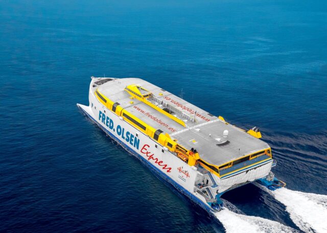 El fast ferry de Fred Olsen, Bentago express.
