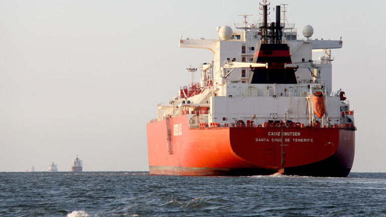 El metanero Cadiz Knutsen, con pabellón español.