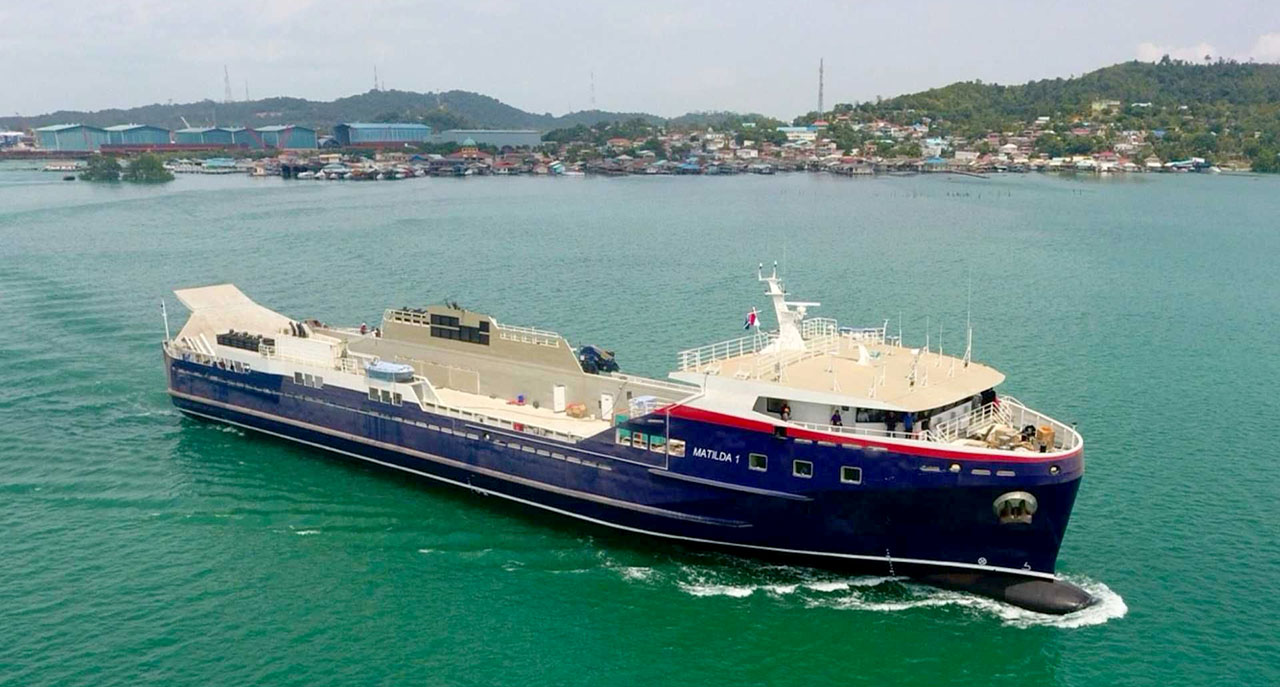 El buque anfibio de desembarco (SLV) de Seatransport, Matilda 1, durante sus pruebas de mar.