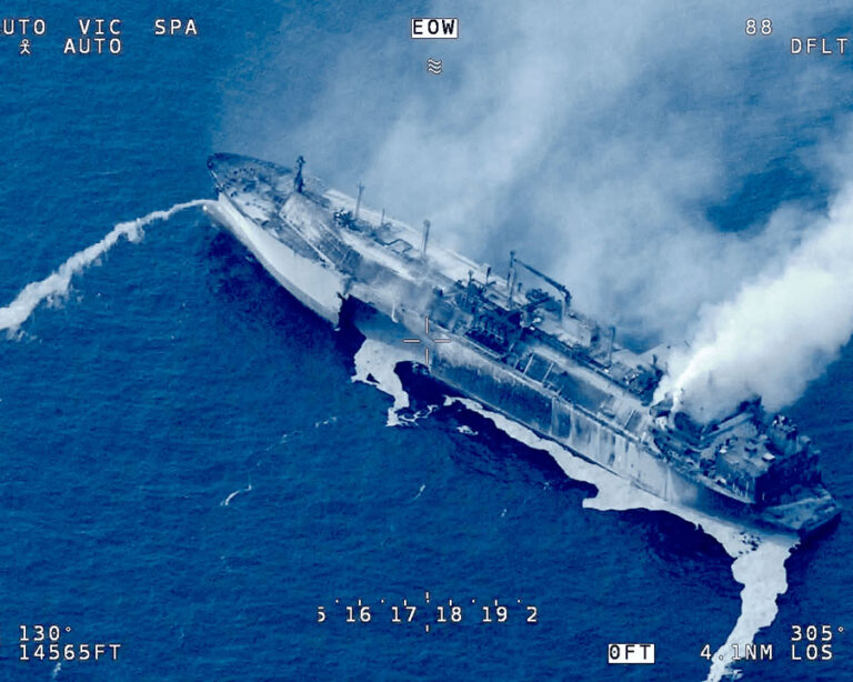 El Artic Metagaz, que ya ha sido declarado ‘pérdida total’, transportaba 140.000 metros cúbicos de GNL.