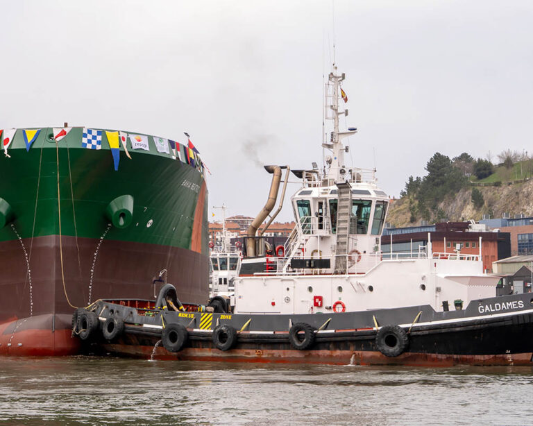 Botadura del Bahía Beatriz en las intalaciones de Astilleros de Murureta en Erandio, Vizcaya.