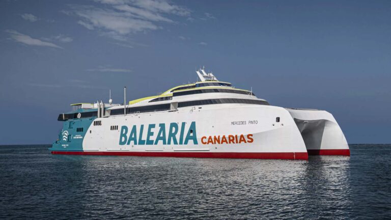 Balearia tiene previsto destinar su nuevo fast ferry catamarán Mercedes Pinto a las rutas de Canarias.
