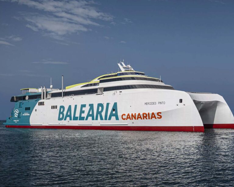 Balearia tiene previsto destinar su nuevo fast ferry catamarán Mercedes Pinto a las rutas de Canarias.