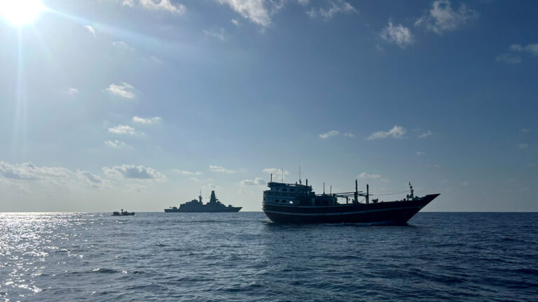 El dhow liberado por efectivos de la operación EUNAVFOR Atalanta en aguas de Somalia.
