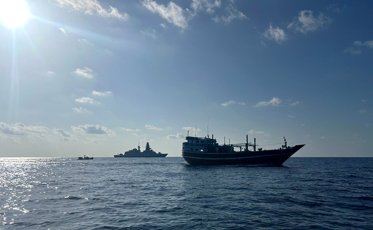 El dhow liberado por efectivos de la operación EUNAVFOR Atalanta en aguas de Somalia.