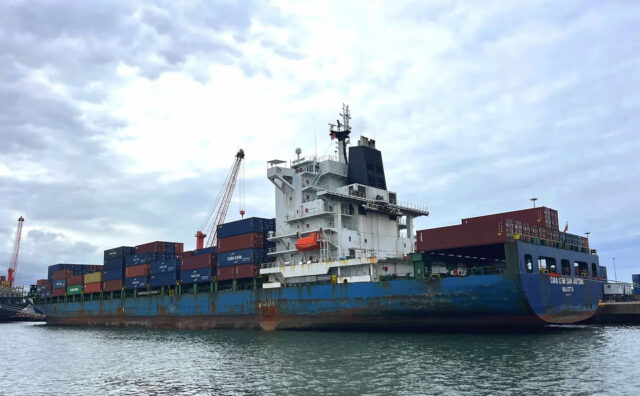 El portacontenedores MCA CGM San Antonio, atacado esta semana por Irán.