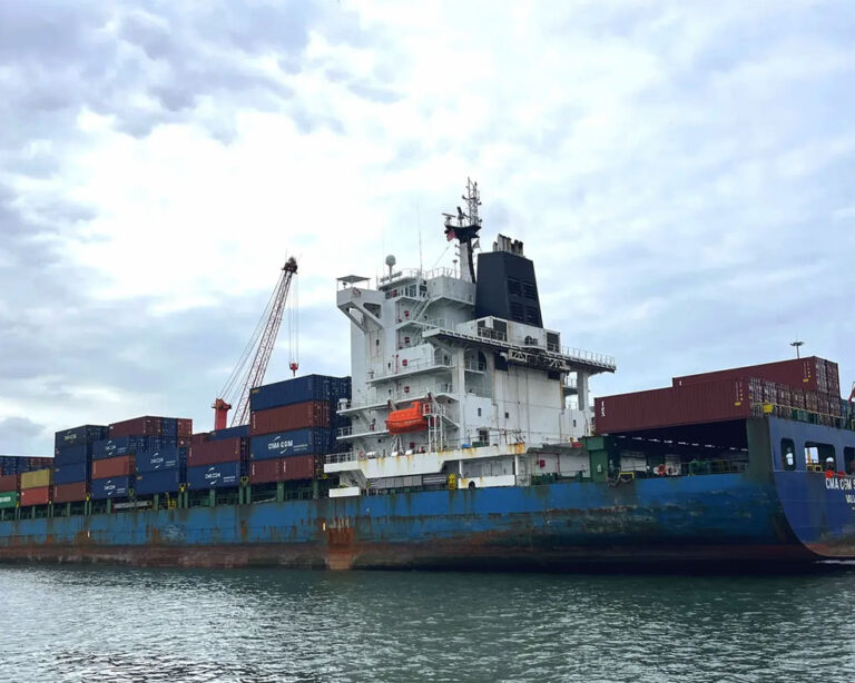El portacontenedores MCA CGM San Antonio, atacado esta semana por Irán.