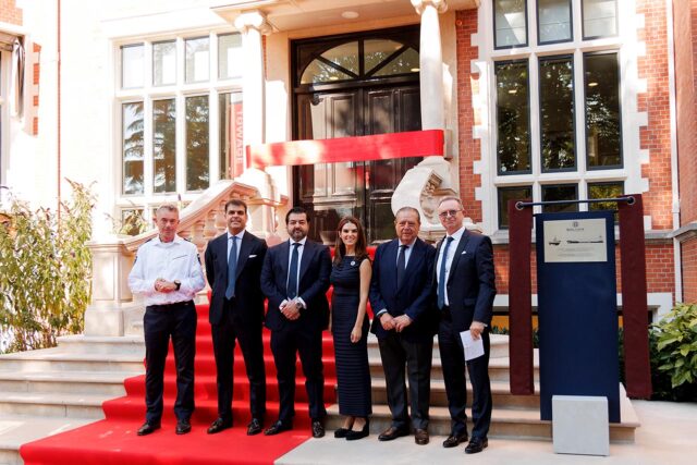 Presentación de la nueva sede de Boluda en Róterdam. De izquierda a derecha: el capitán del Puerto de Róterdam, René de Vries; Ignacio Boluda; Vicente Boluda Ceballos; Verónica Boluda; Vicente Boluda Fos; y Geert Vandecappelle, CEO de Boluda Towage Europe.