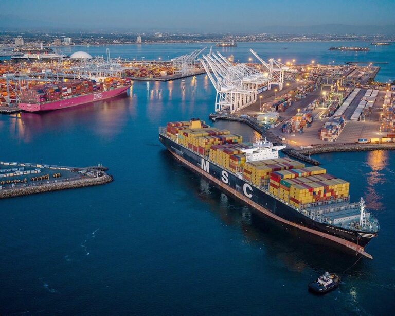 Terminal de contenedores del puerto californiano de Long Beach.