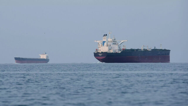 El Mombasa B, en primer plano, es uno de los petroleros de los Emiratos Arabes Unidos atacados por Irán.