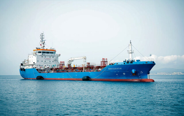 El petrolero de productos fletado por Peninsula, Hercules Star, atacado en aguas de Dubái.