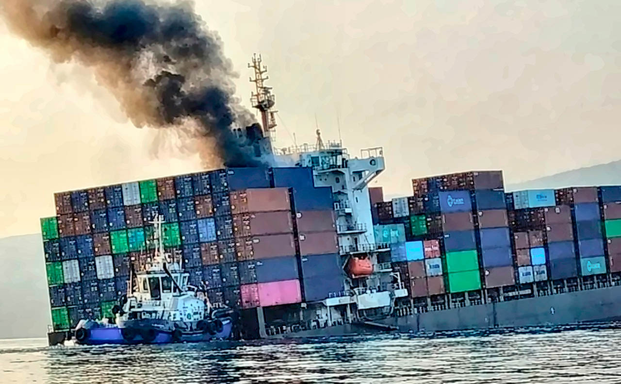 El portacontenedores GFS Pride se hunde en aguas del estrecho de Ormuz, tras un ataque iraní.
