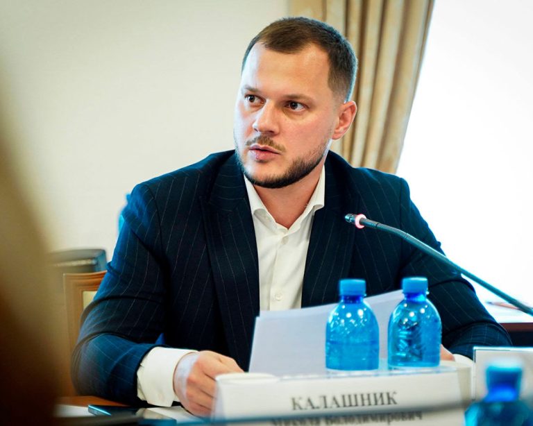 El ministro de Transporte de Ucrania, Mykola Kalashnyk, durante el pasado Consejo de Ministros.