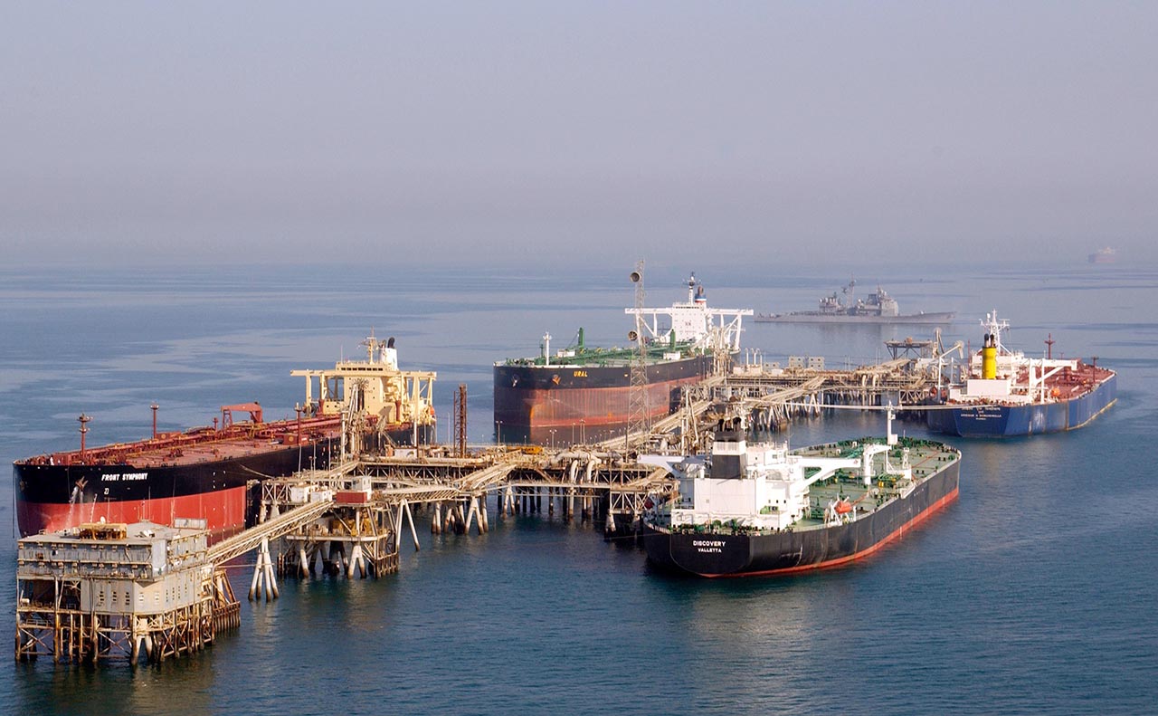 pertroleros-basora Varios petroleros cargan crudo en la terminal de Basora (Irak) / US NAVY